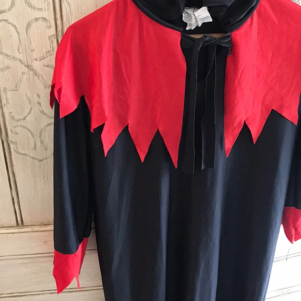 Kid’s Halloween spooky cloak gently used.